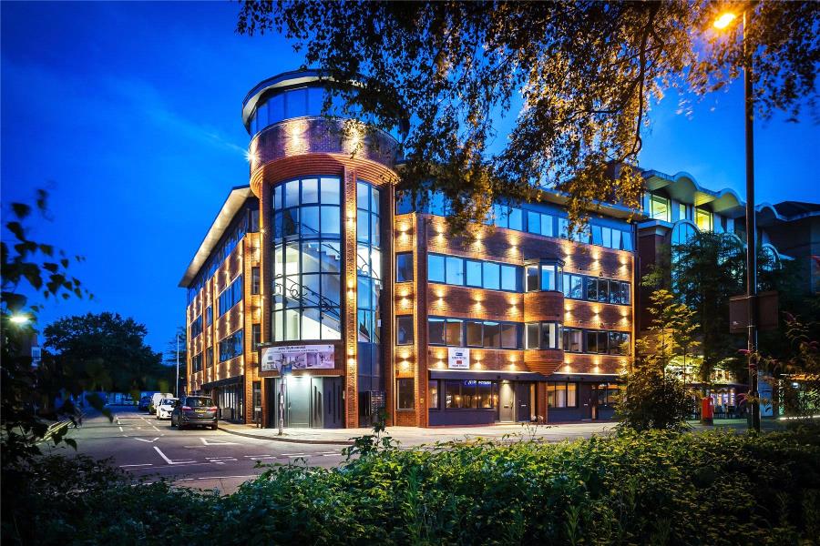 Flat Goldsworth Road in Woking