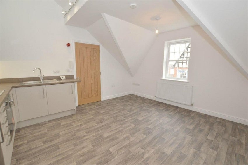 Flat Tom Brown Street in Rugby
