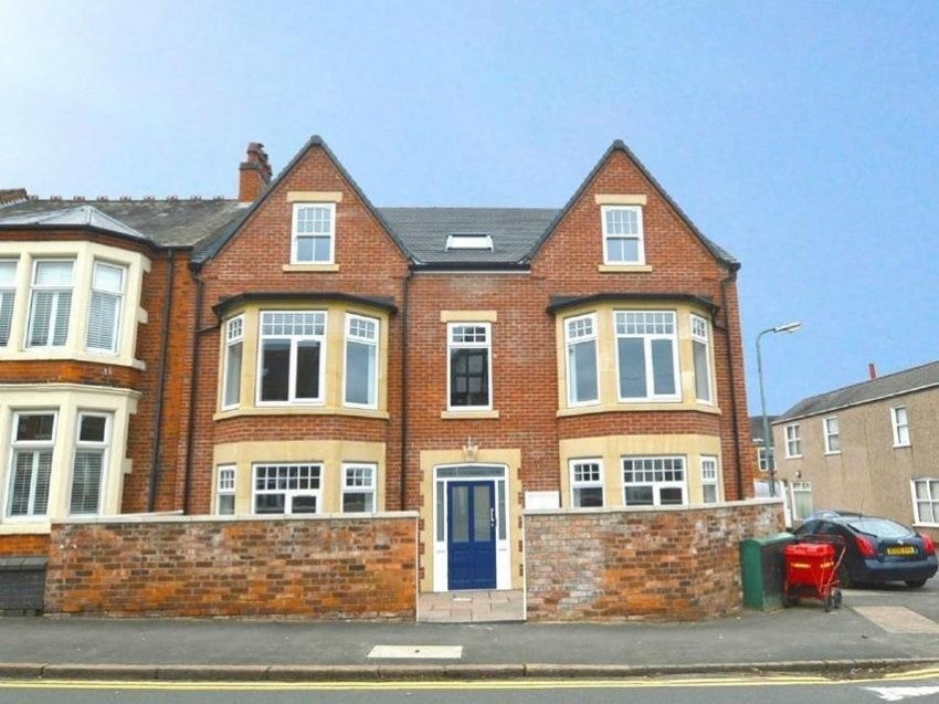 Flat Tom Brown Street in Rugby