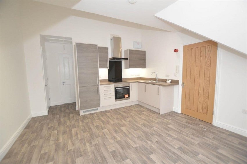Flat Tom Brown Street in Rugby