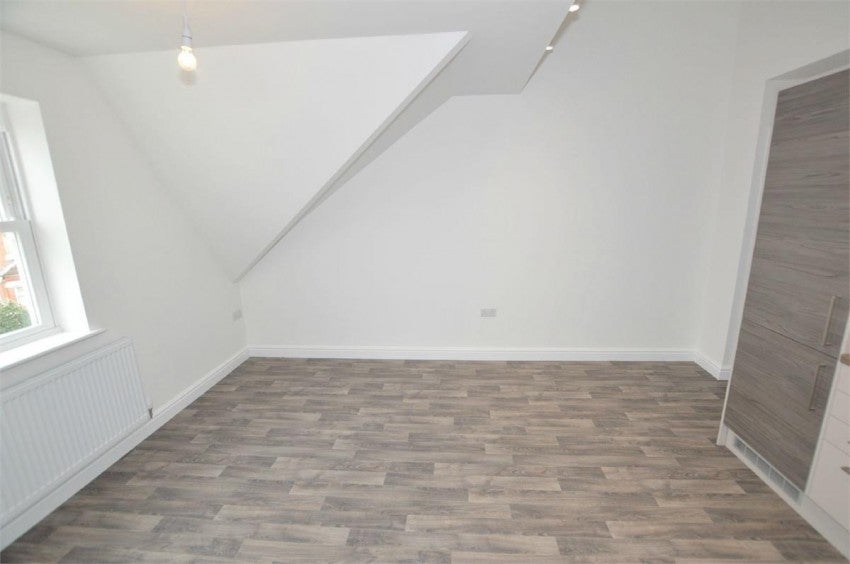 Flat Tom Brown Street in Rugby
