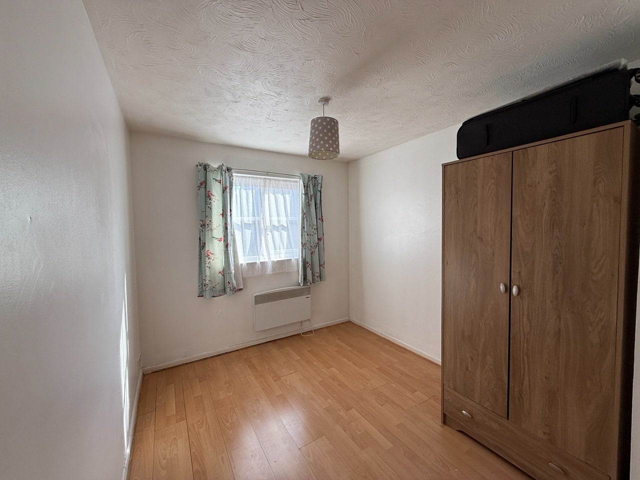Flat Conifer Way in Greater London