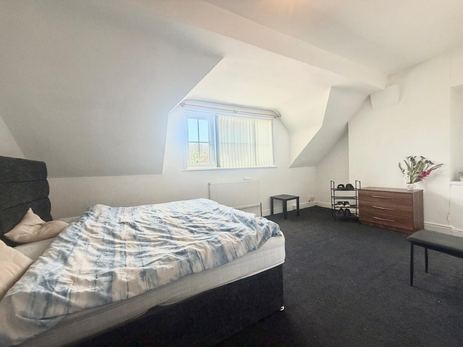 Room Alexander Road in Birmingham