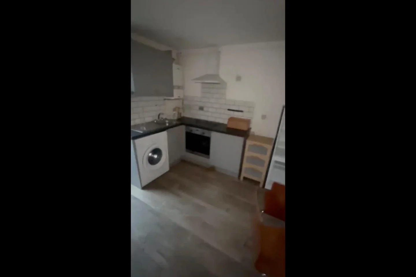 Flat Hendon Way in Greater London