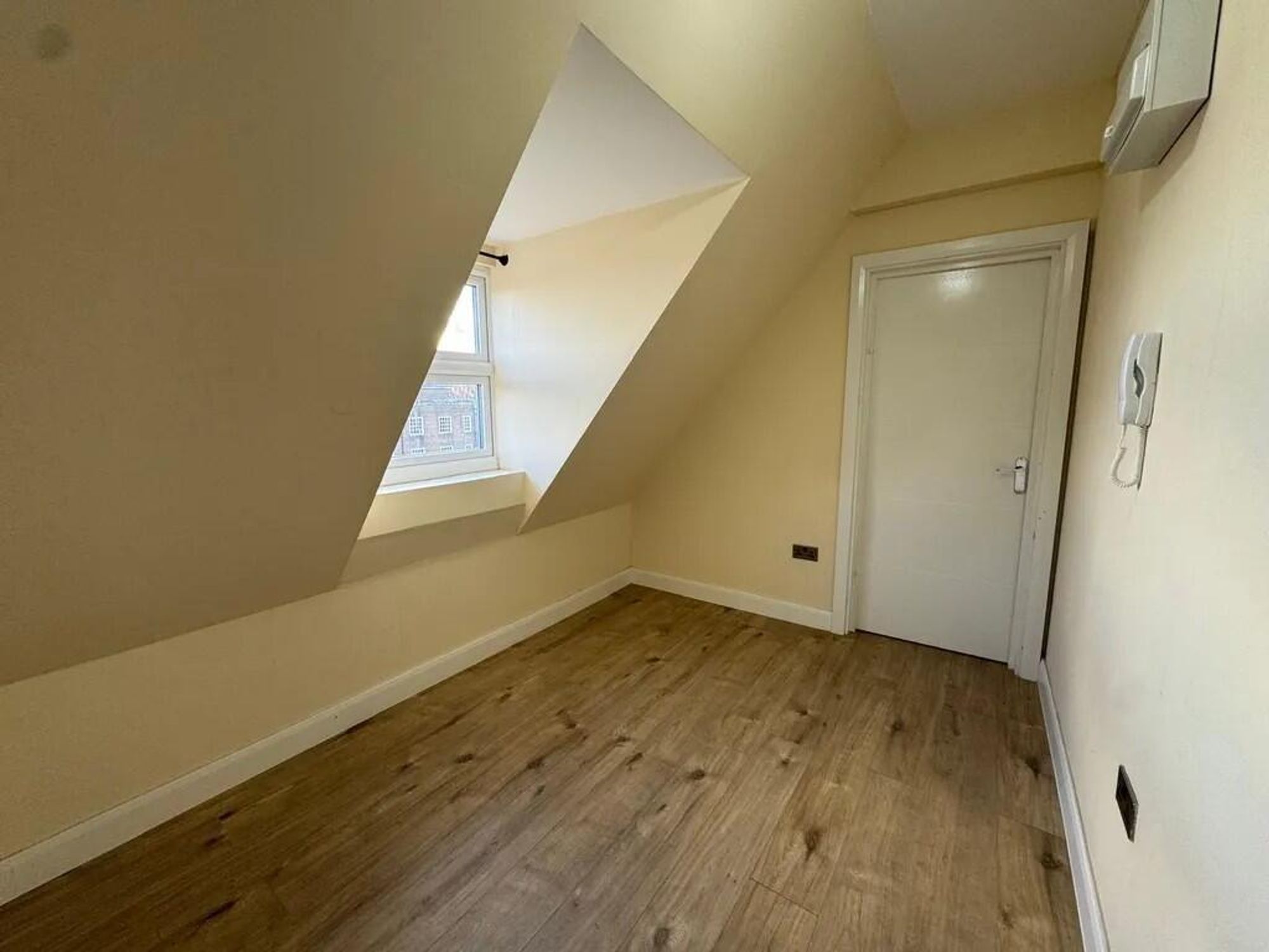 Room High Road Wembley in Greater London