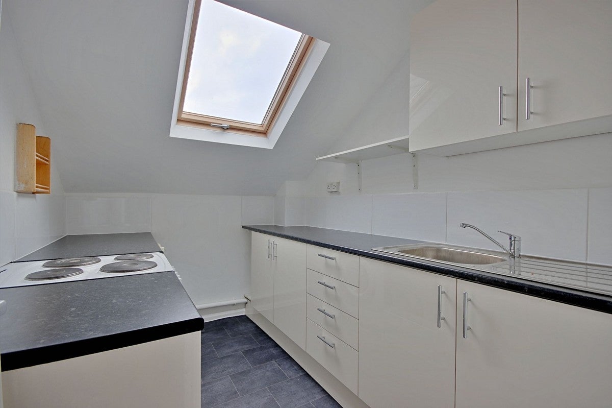 Flat Ombersley Road in Worcester