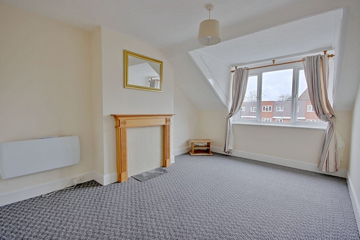 Flat Ombersley Road in Worcester