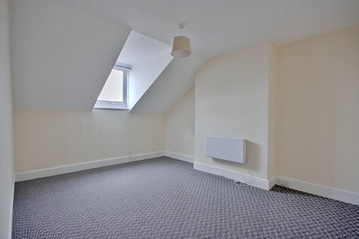 Flat Ombersley Road in Worcester