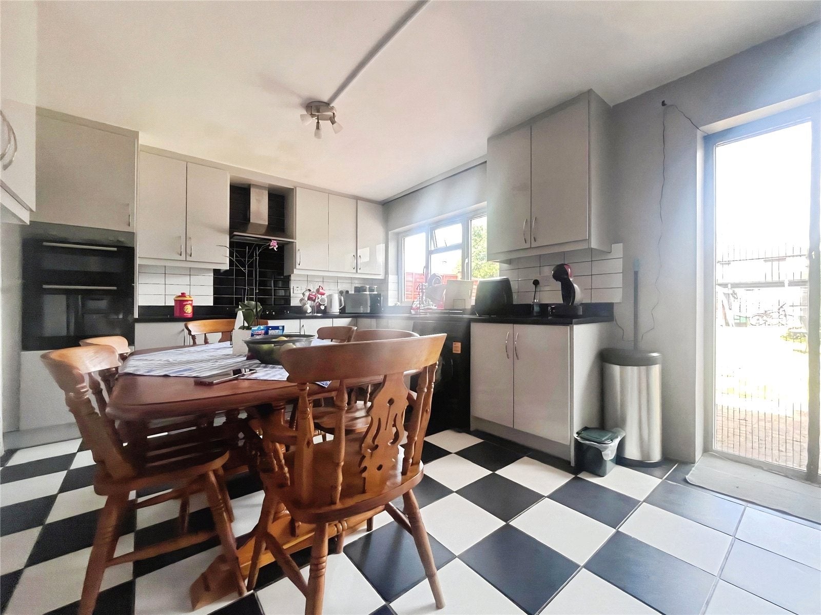 House Spring Grove Crescent in Greater London