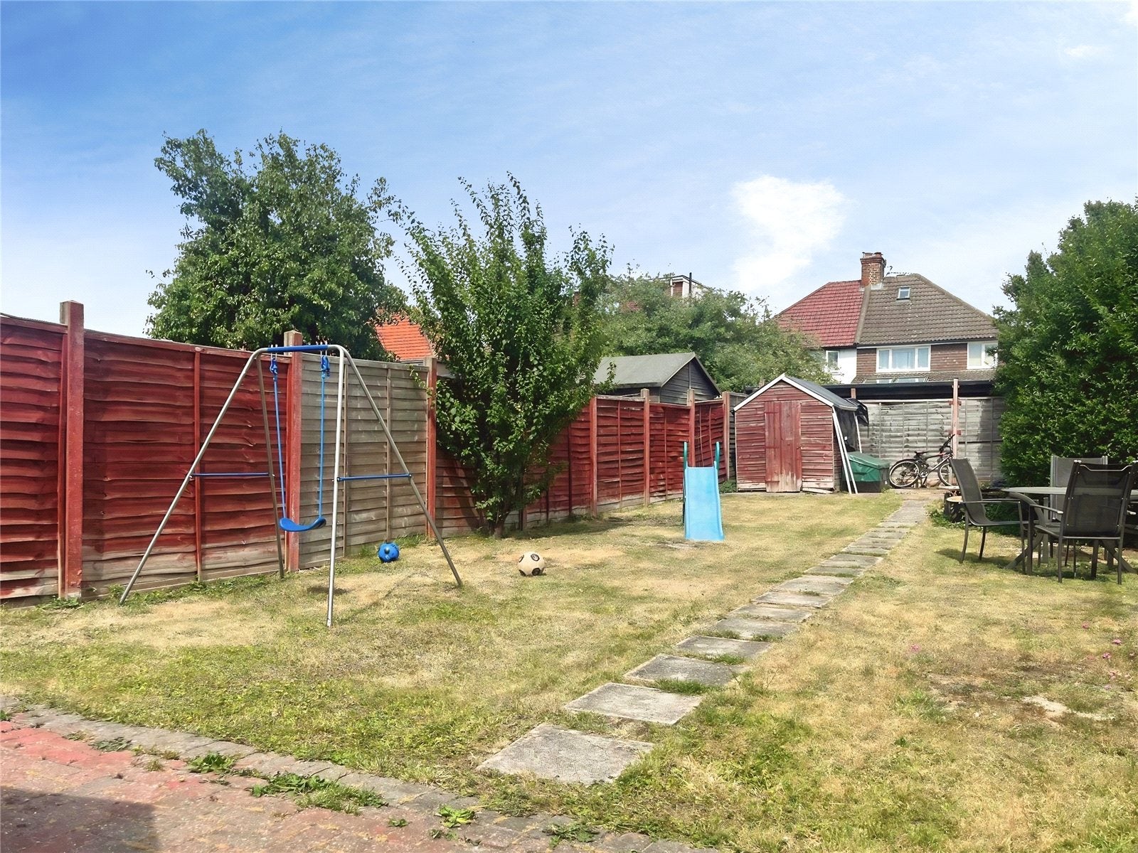 House Spring Grove Crescent in Greater London
