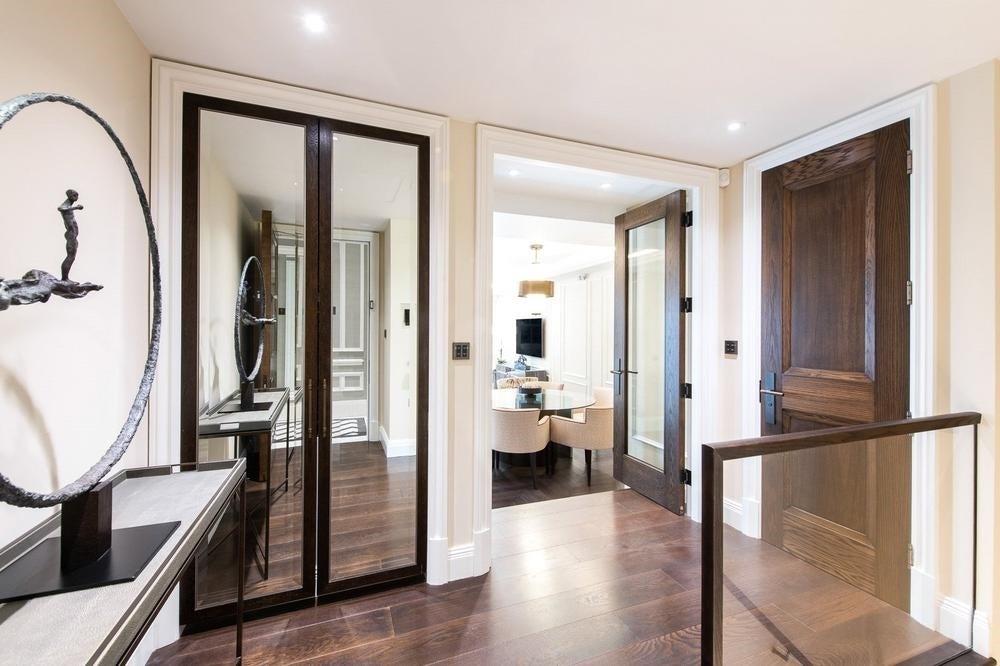 Flat Prince of Wales Terrace in Greater London