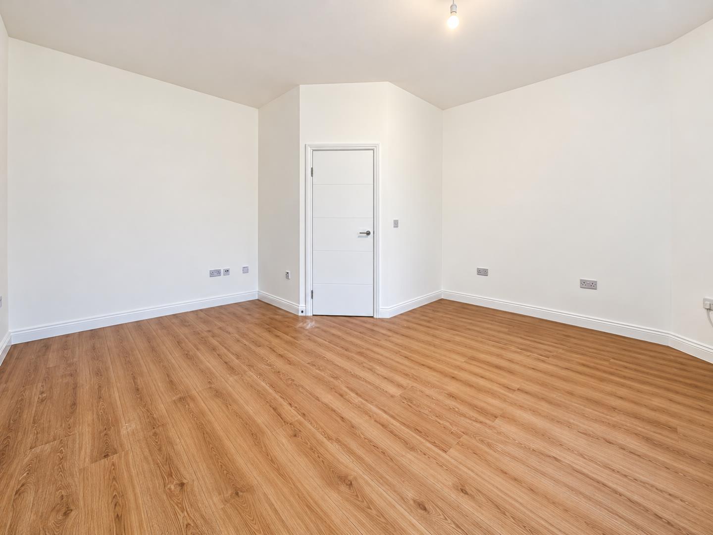 Flat Wolsey Road in Dacorum