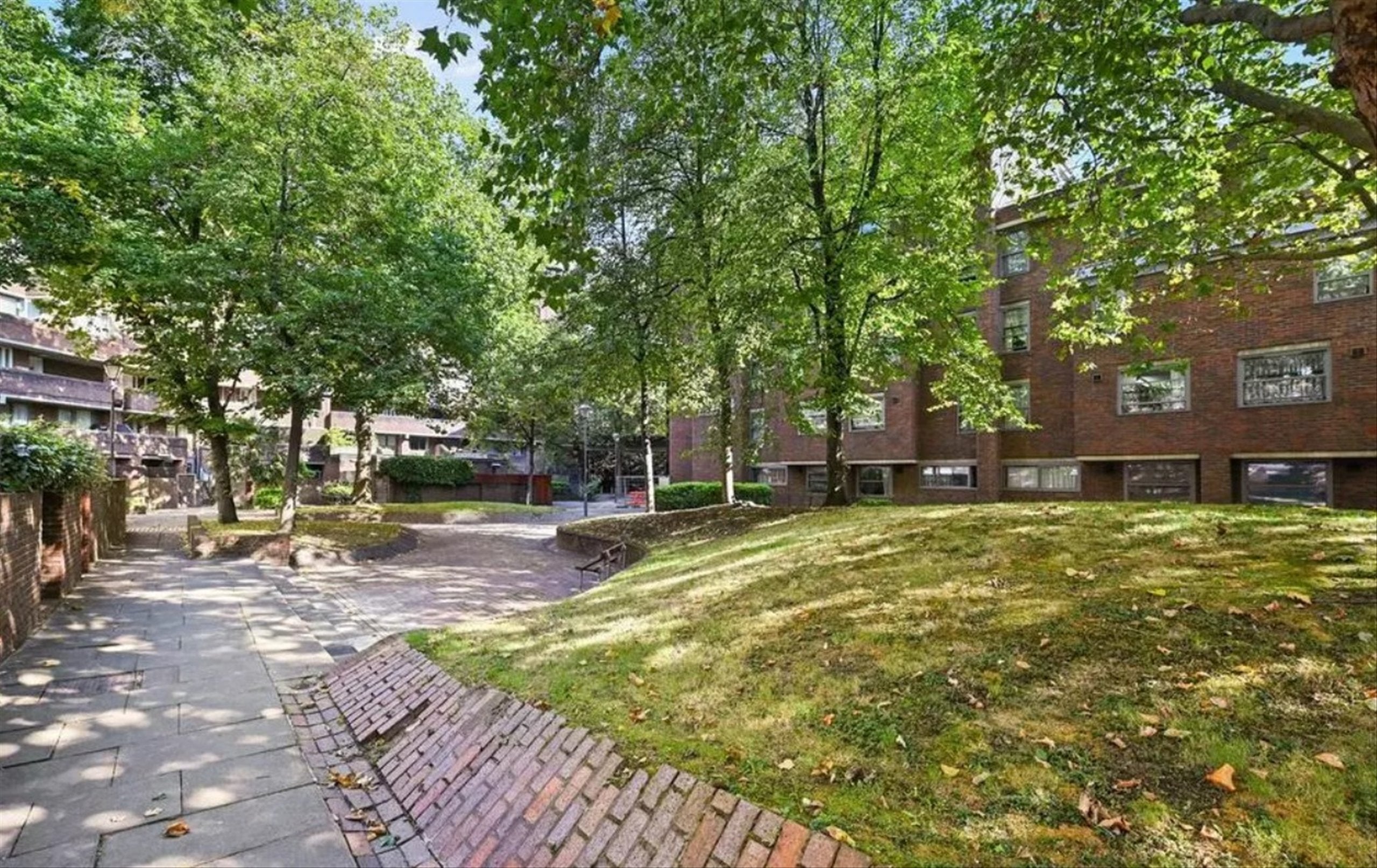 Flat Dartmouth Close in City of Westminster