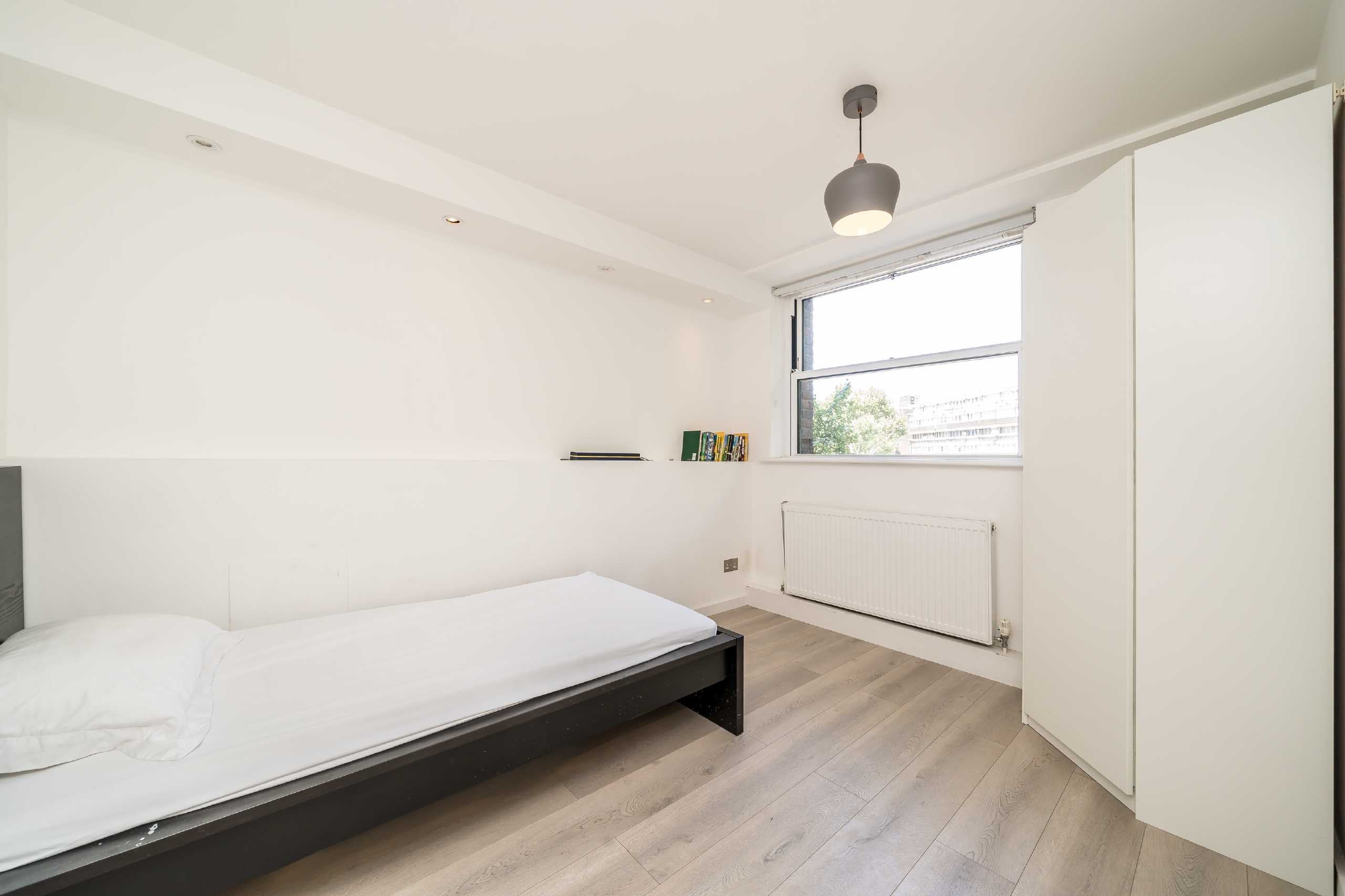 Flat Dartmouth Close in City of Westminster