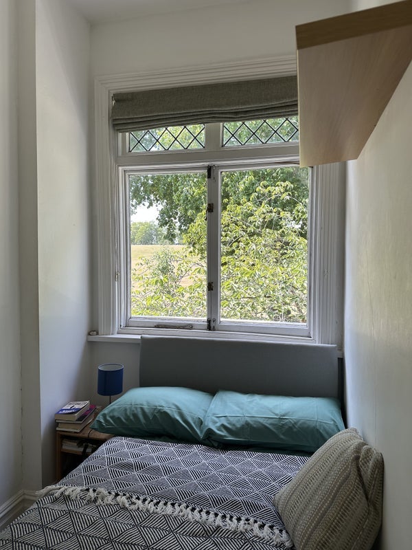 Room Hilly Fields Crescent in Greater London