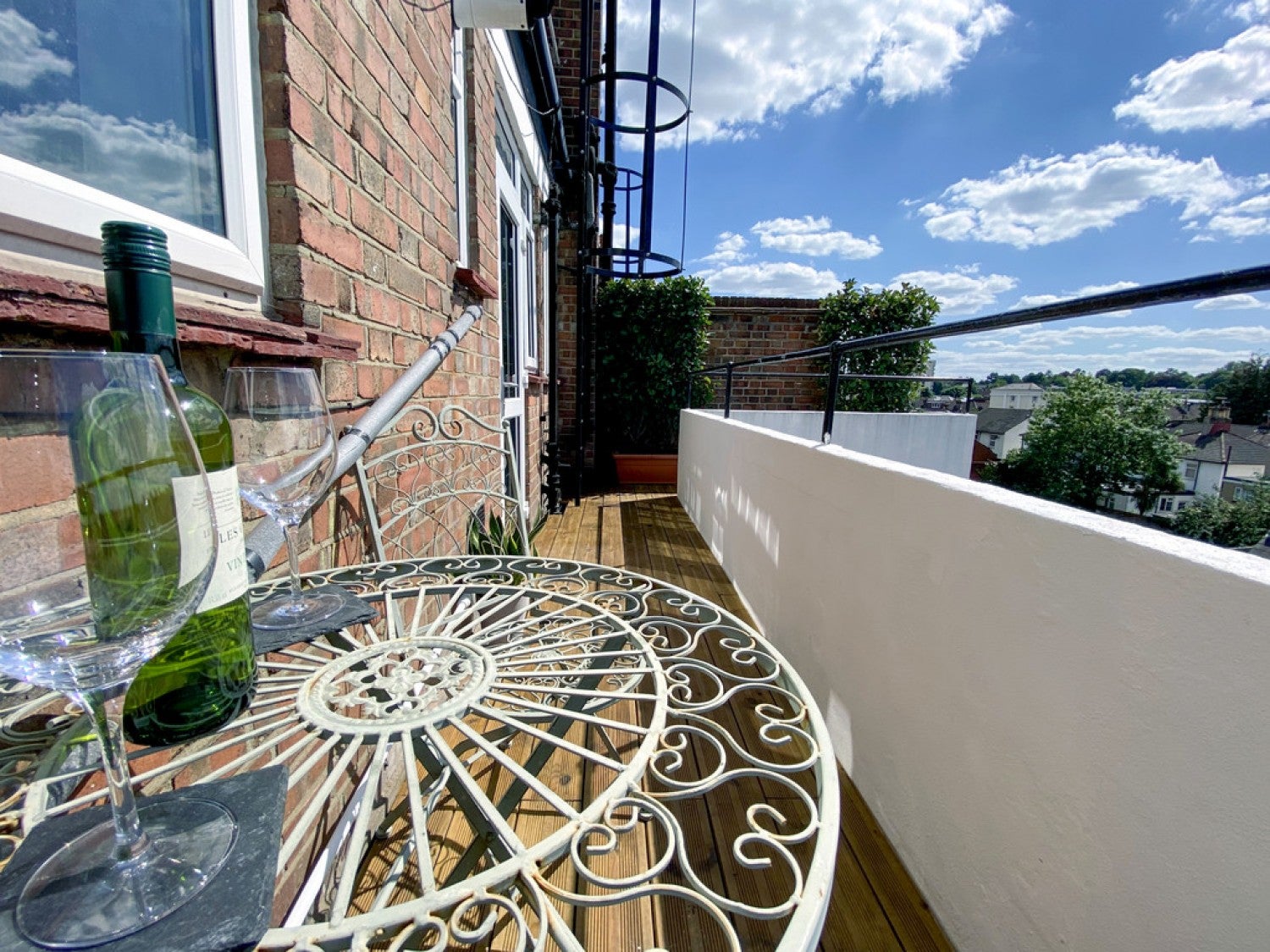 Flat Wandle Road in Greater London