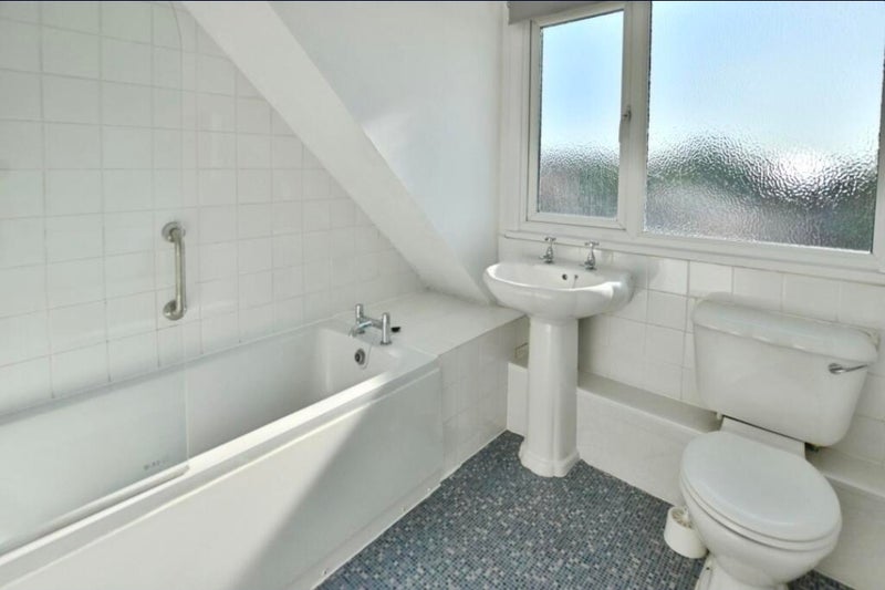 Room Bagnell Road in Bristol