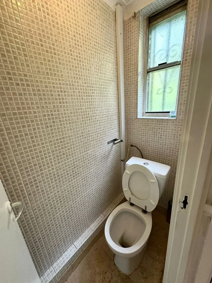 Room Sewardstone Road in Greater London
