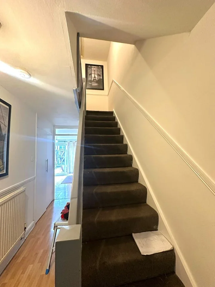 Room Sewardstone Road in Greater London