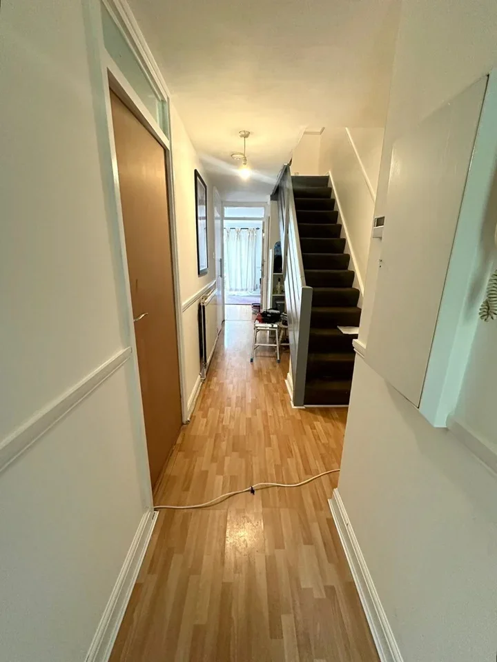 Room Sewardstone Road in Greater London