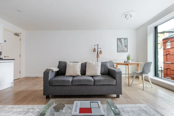Flat Middlesex Street in City of London