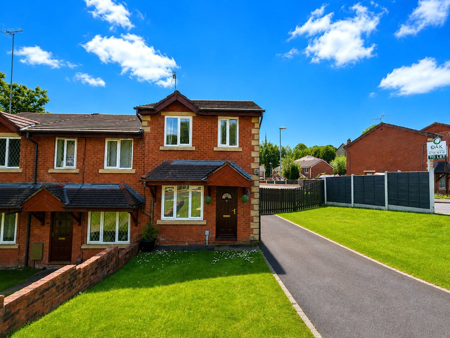 House Margroy Close in Milnrow
