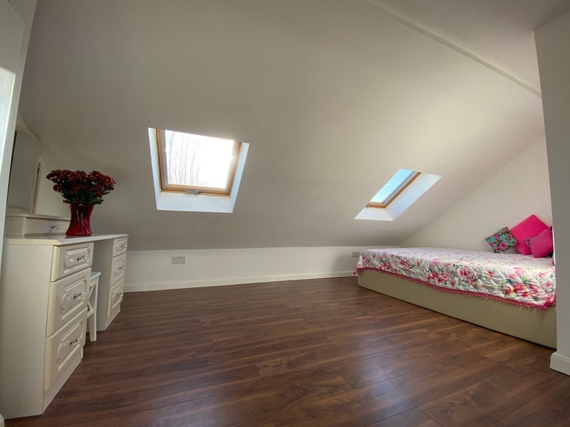 Room Caledon Road in Greater London