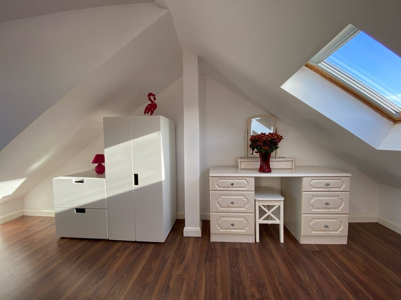 Room Caledon Road in Greater London
