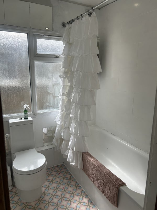 Room Windsor Road in Greater London