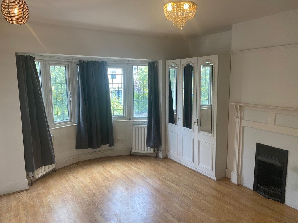 Room Woodland Way in Greater London