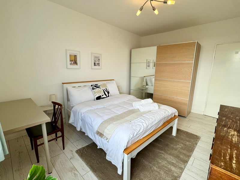 Flat Inverness Terrace in City of Westminster