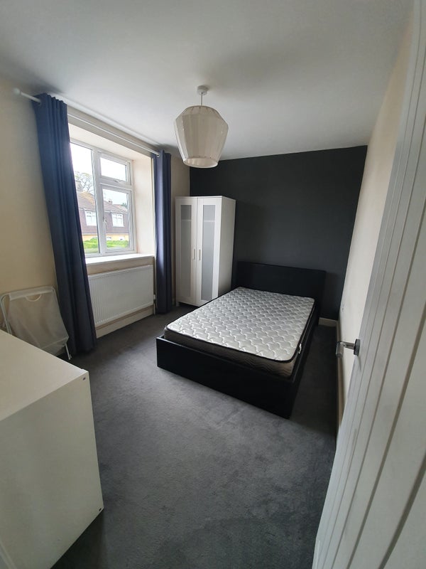 Room Gotley Road in Bristol