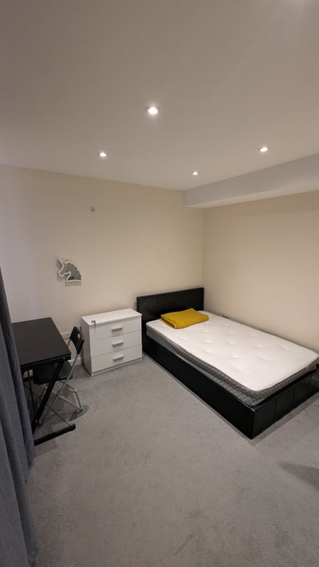 Room Gotley Road in Bristol