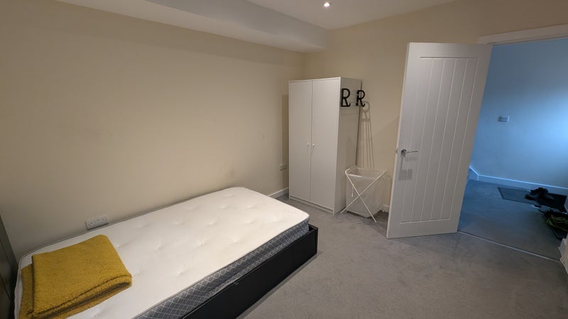 Room Gotley Road in Bristol