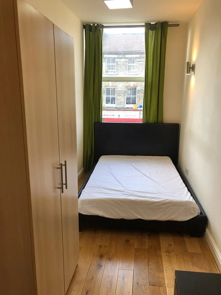 Flat Hornsey Road in Greater London