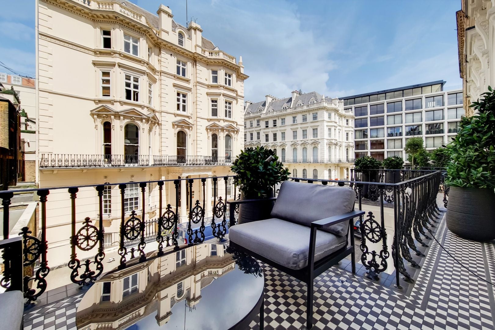 Flat Prince of Wales Terrace in Greater London