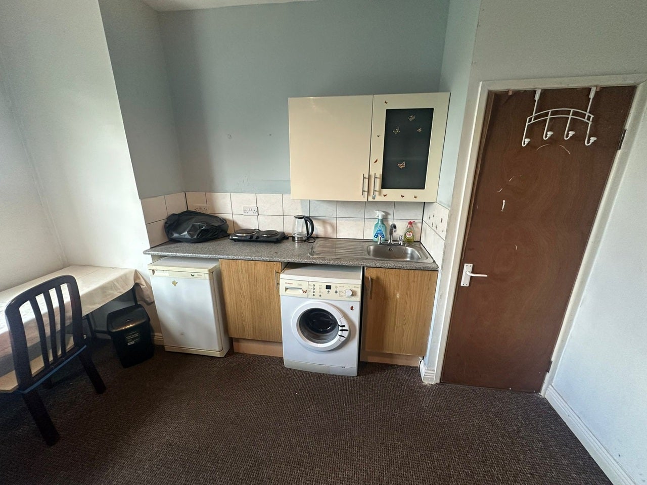 Room Elder Grove in Wakefield