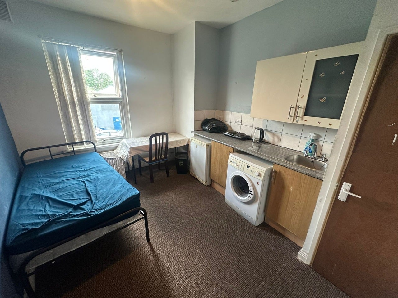Room Elder Grove in Wakefield