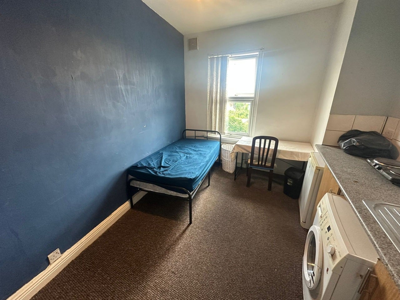 Room Elder Grove in Wakefield