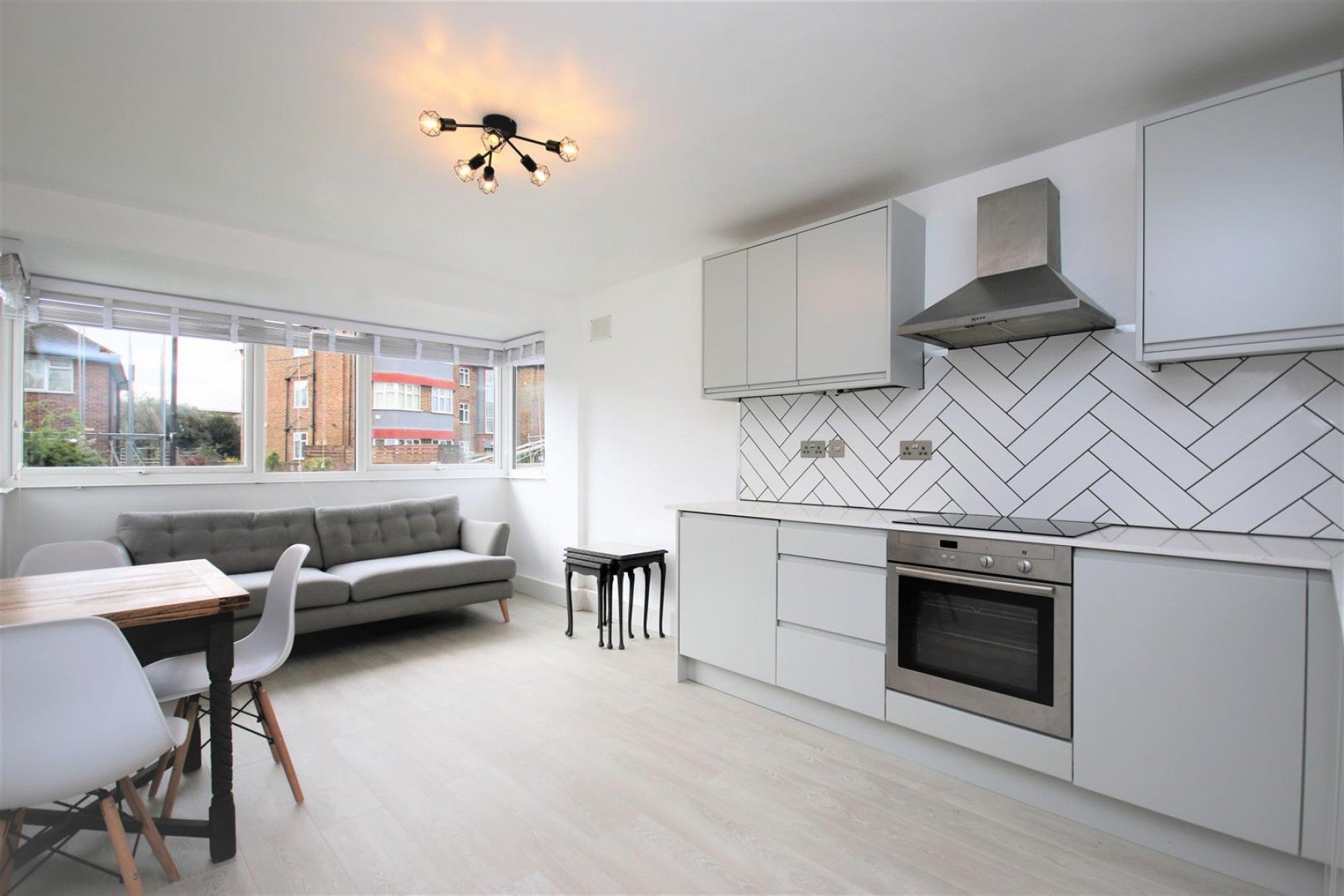 Flat Clarence Road in Greater London