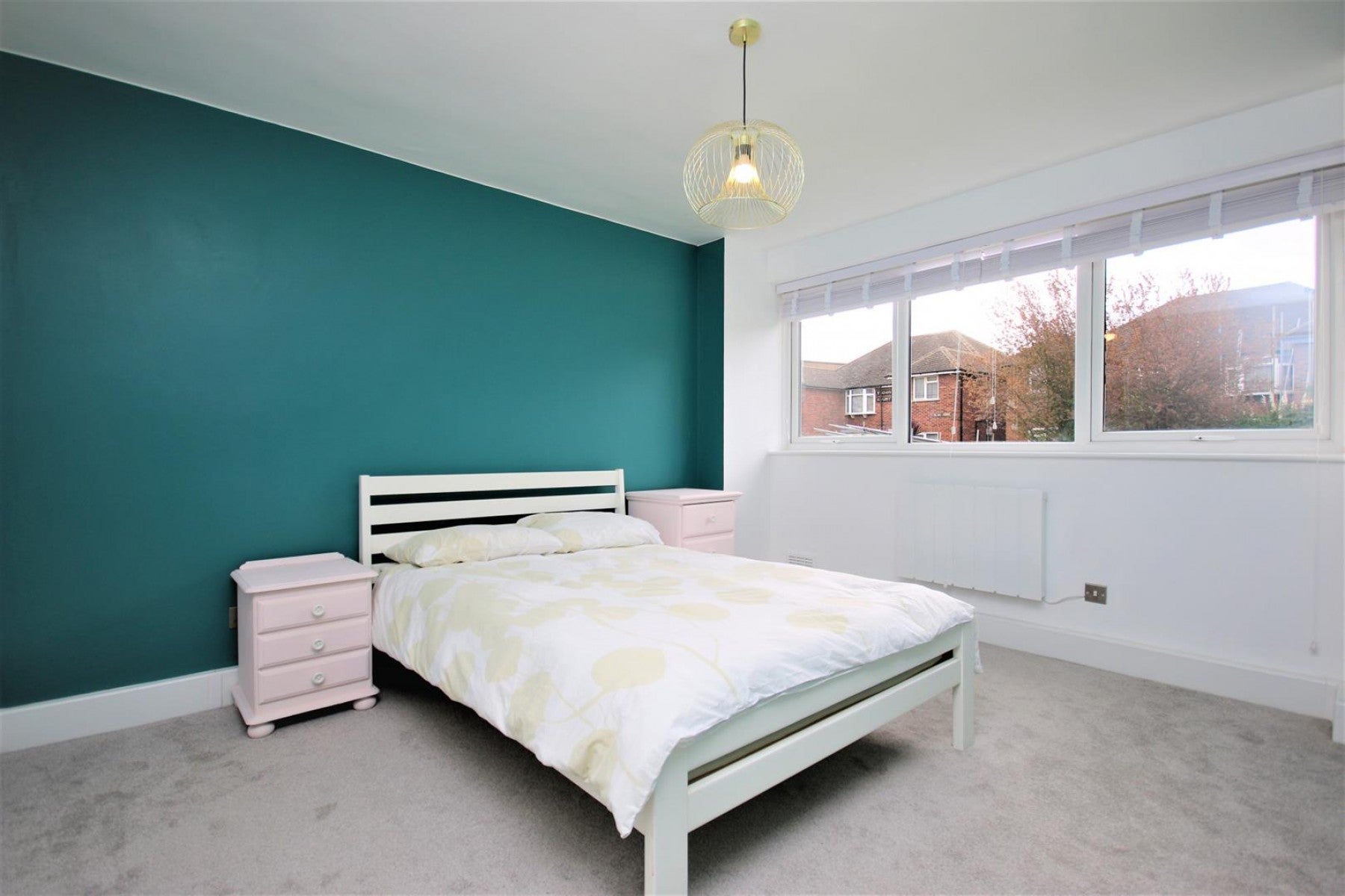 Flat Clarence Road in Greater London