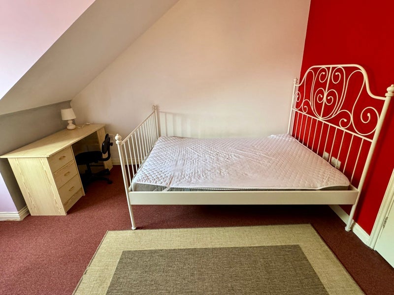 Room Rutlish Road in Greater London