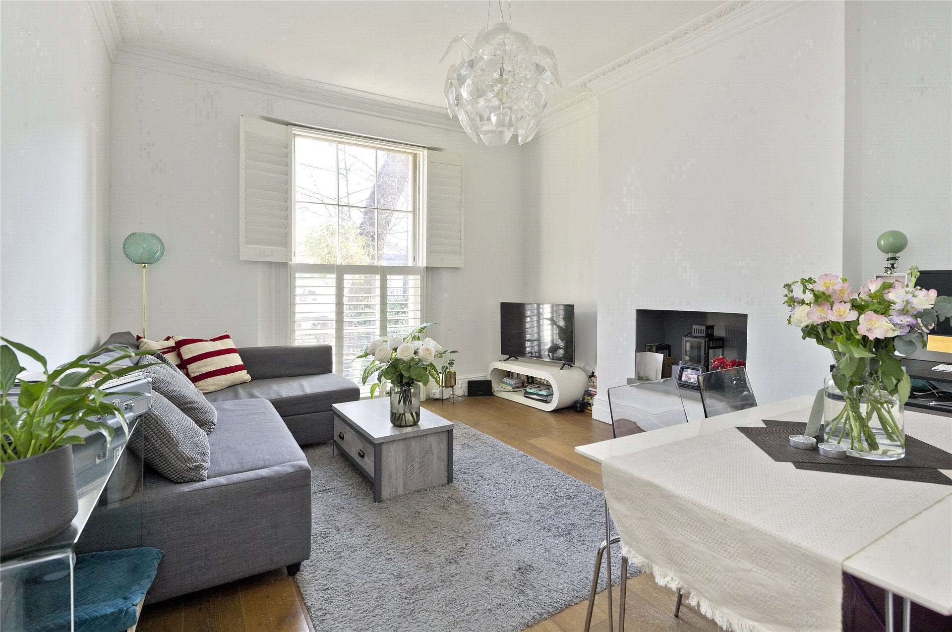 Flat Chepstow Road in City of Westminster