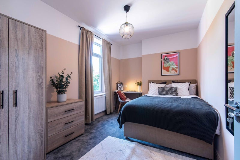 Room Wilson Patten Street in Warrington