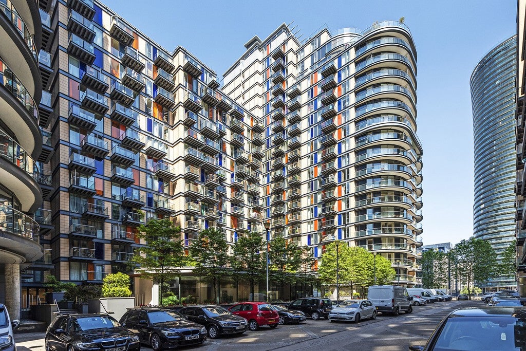 Flat Millharbour in Greater London