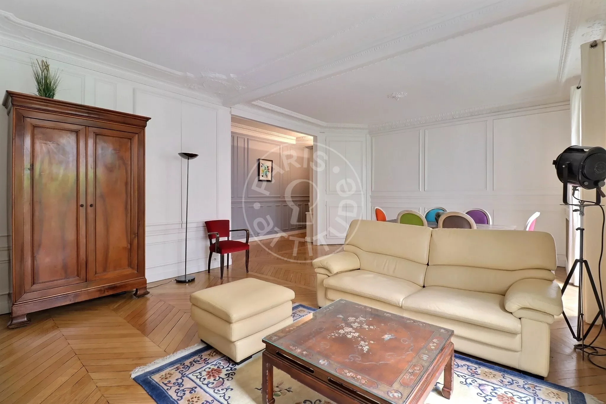 Flat Rue Laugier in Paris