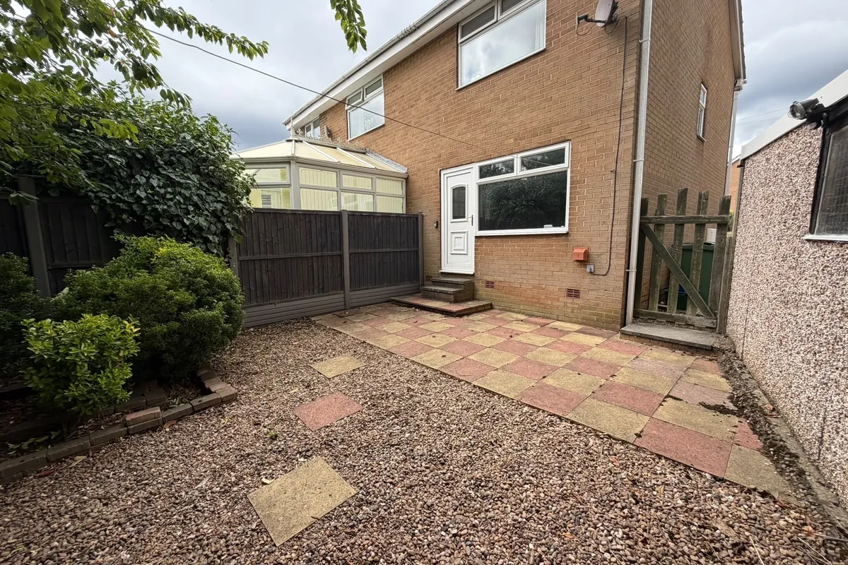 House Woodlands Close in Kirklees