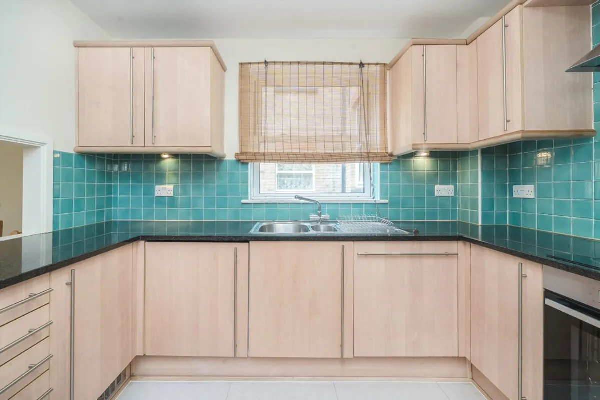 Flat Grange Park in Greater London