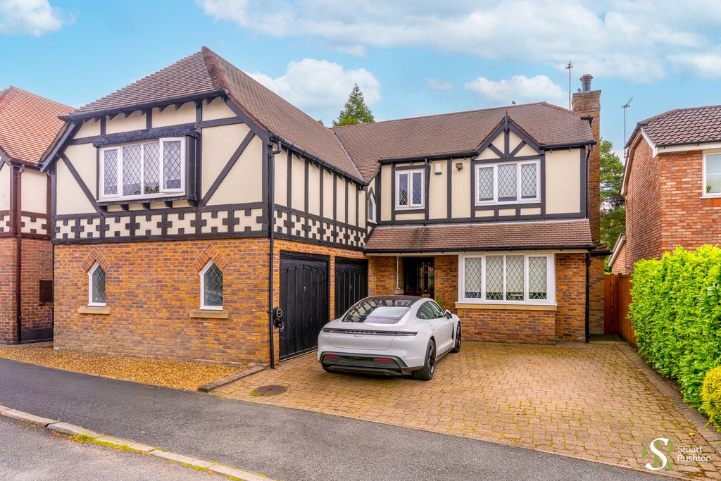 House Chelford Road in Knutsford