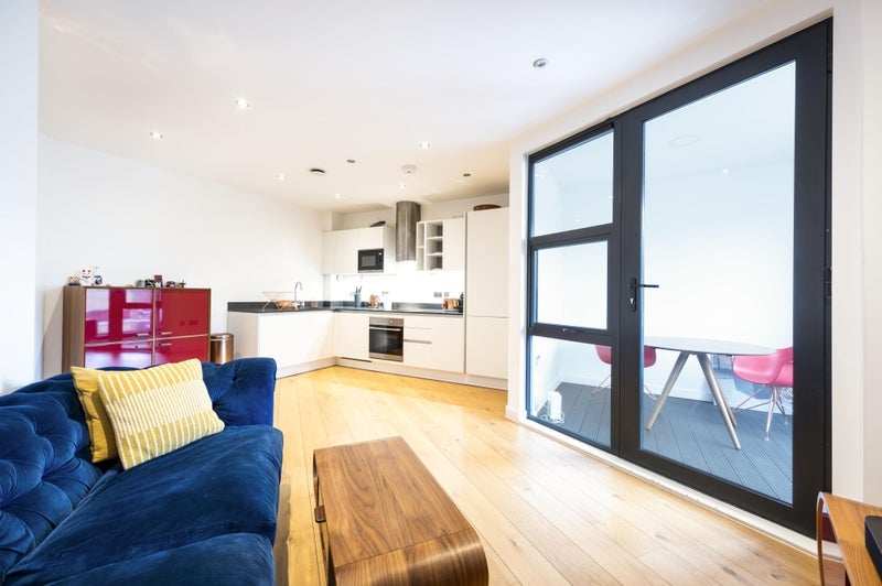 Flat Clare Street in Greater London